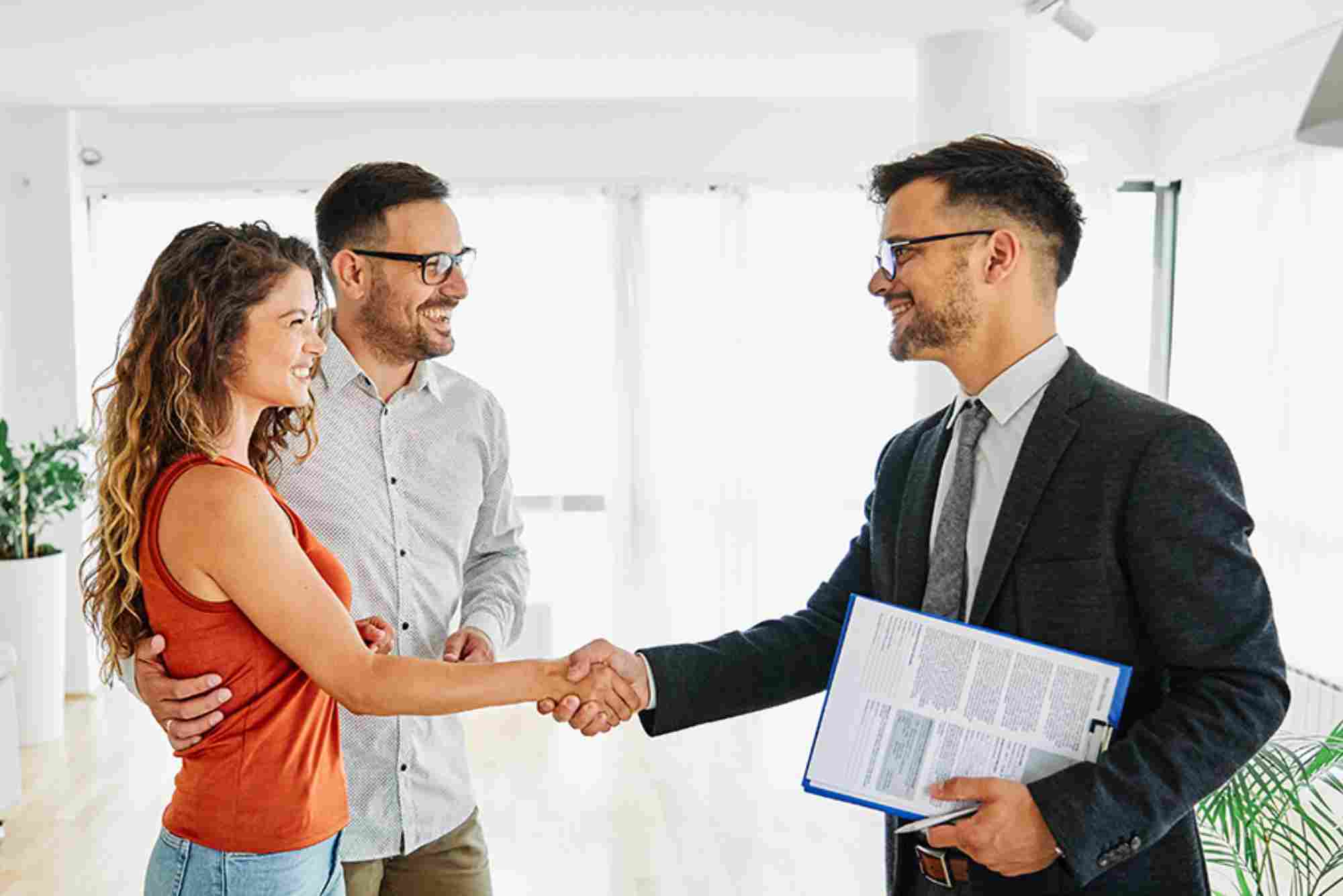 Do I Need Public Indemnity Insurance in the UAE?