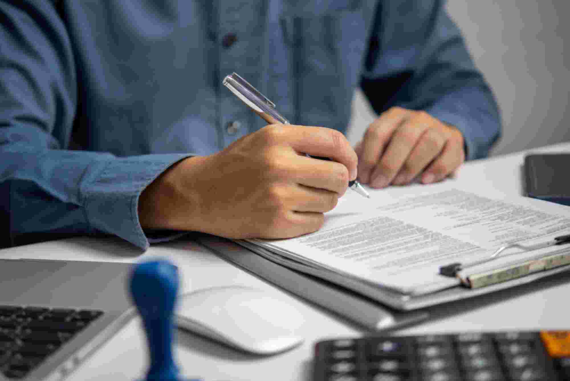 How to Be an Insurance Broker in the UAE