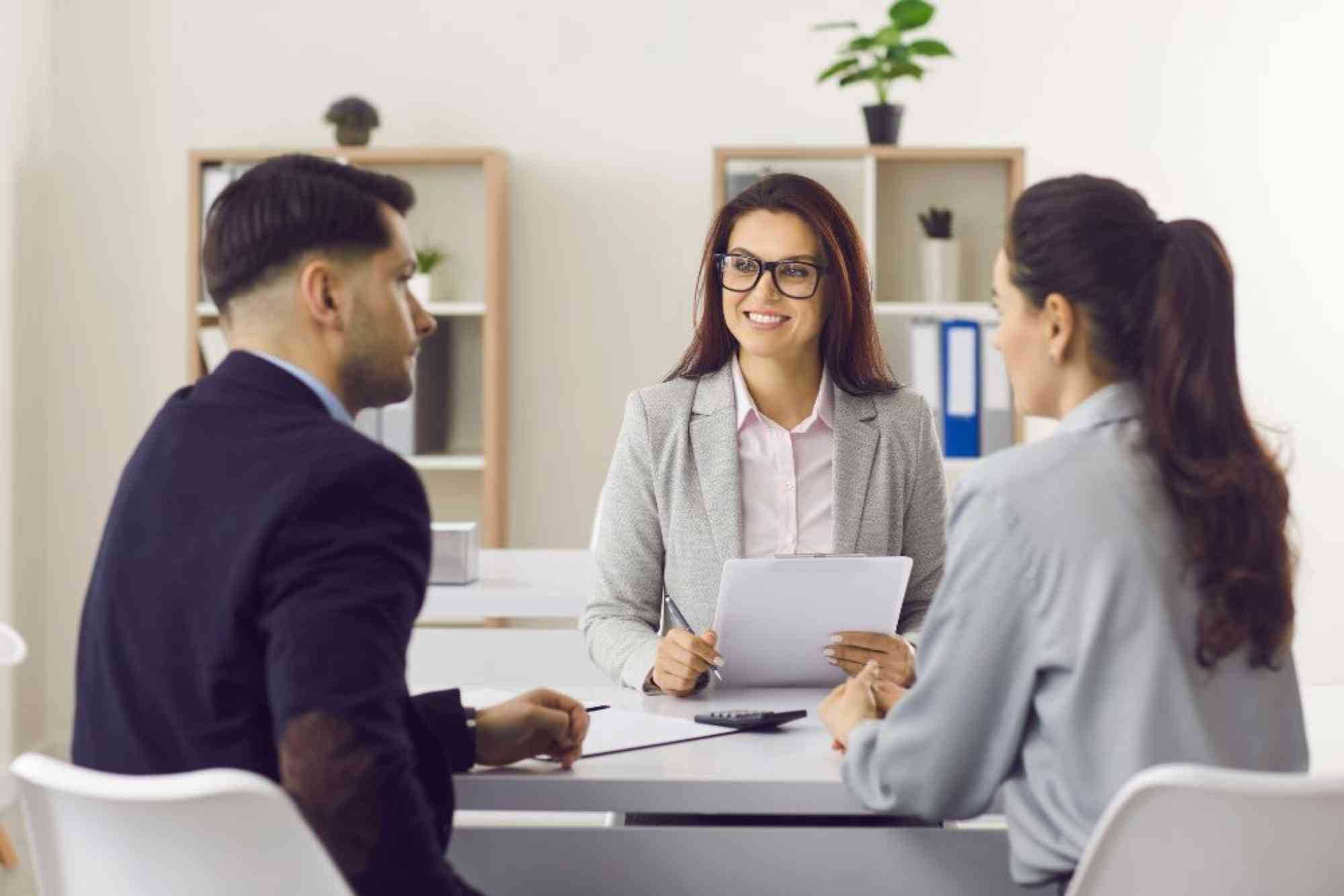 What Is An Insurance Broker Salary in the UAE?